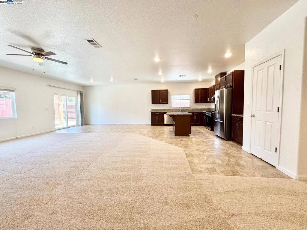 Manteca, CA 95337,597 Pendragon St