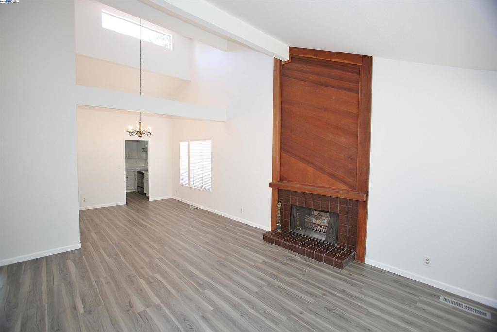 Concord, CA 94521,1302 New Hampshire Dr