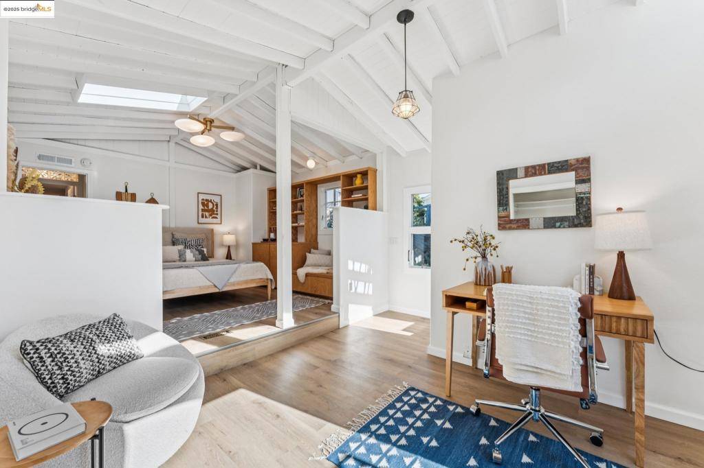 Oakland, CA 94607,350 Henry St