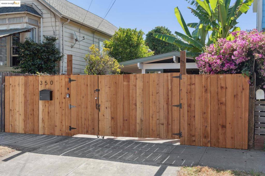 Oakland, CA 94607,350 Henry St