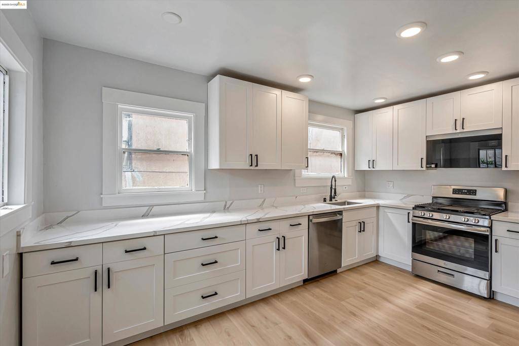 Oakland, CA 94608,863 40th St.