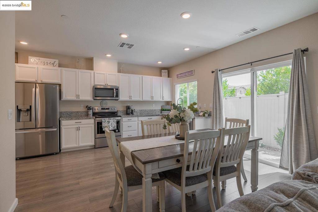 Sacramento, CA 95834-2090,3807 Bridgemeadow Way
