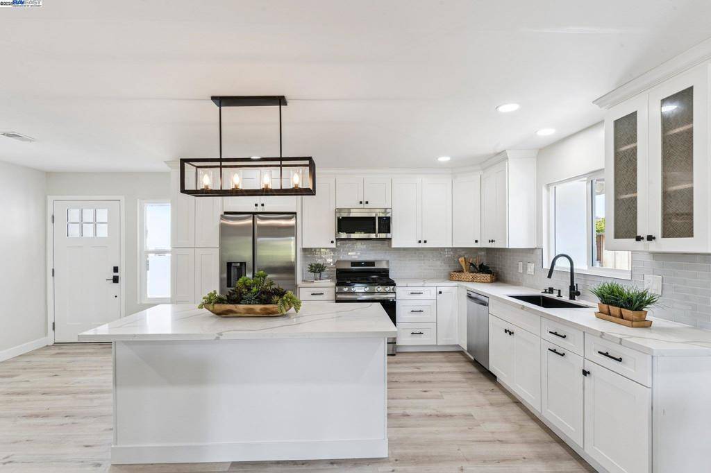 Fremont, CA 94538,3730 Savannah Rd