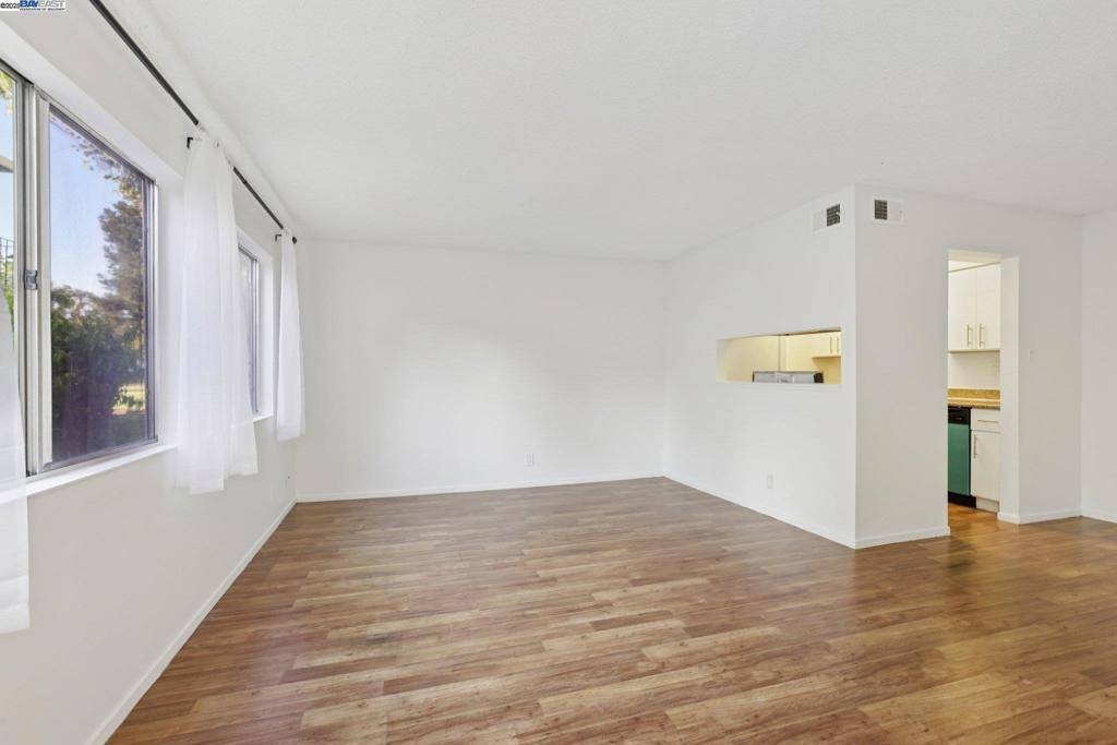 Concord, CA 94518,1042 Mohr Ln #B