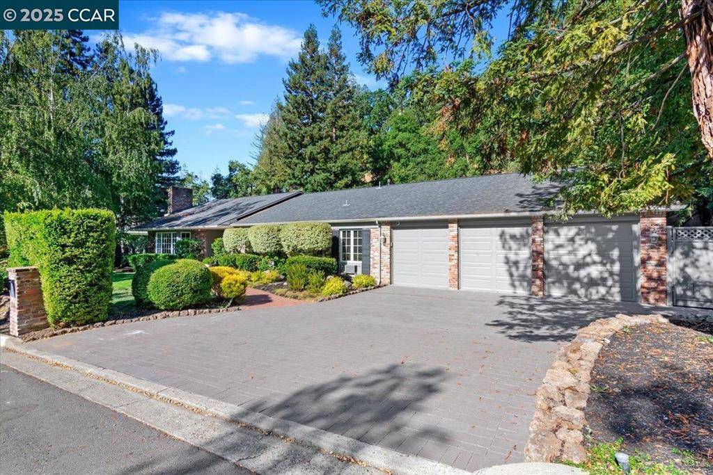 Orinda, CA 94563,539 Dalewood Dr
