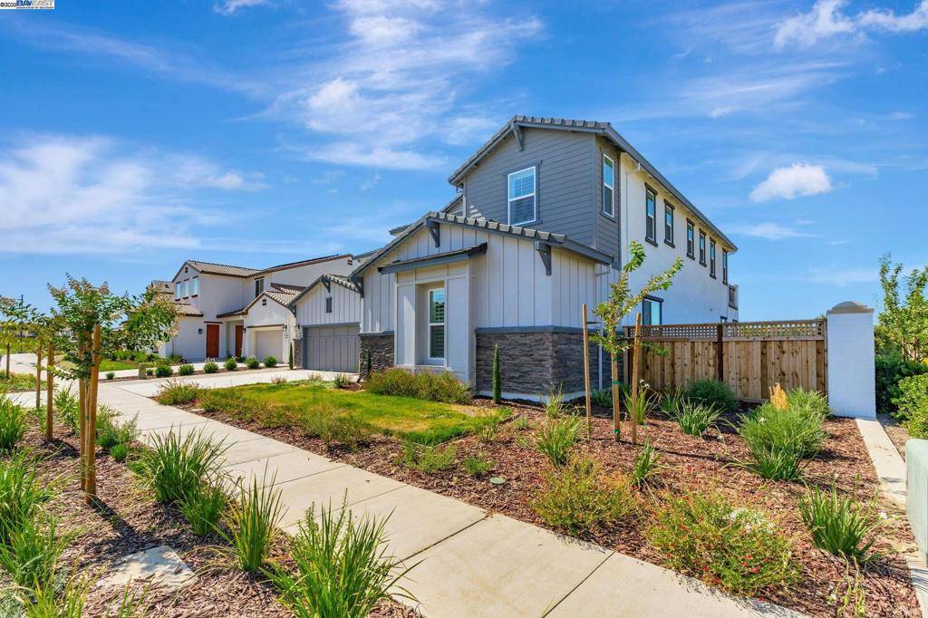 Lathrop, CA 95330,665 River Bend Dr