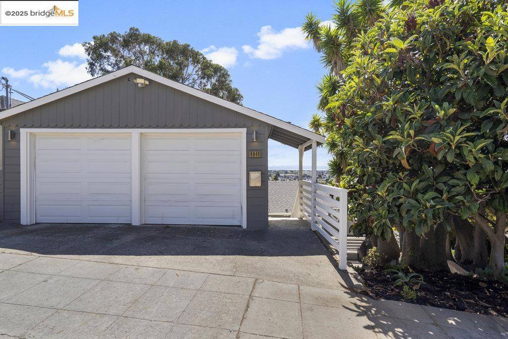 Oakland, CA 94605,9949 Lawlor St