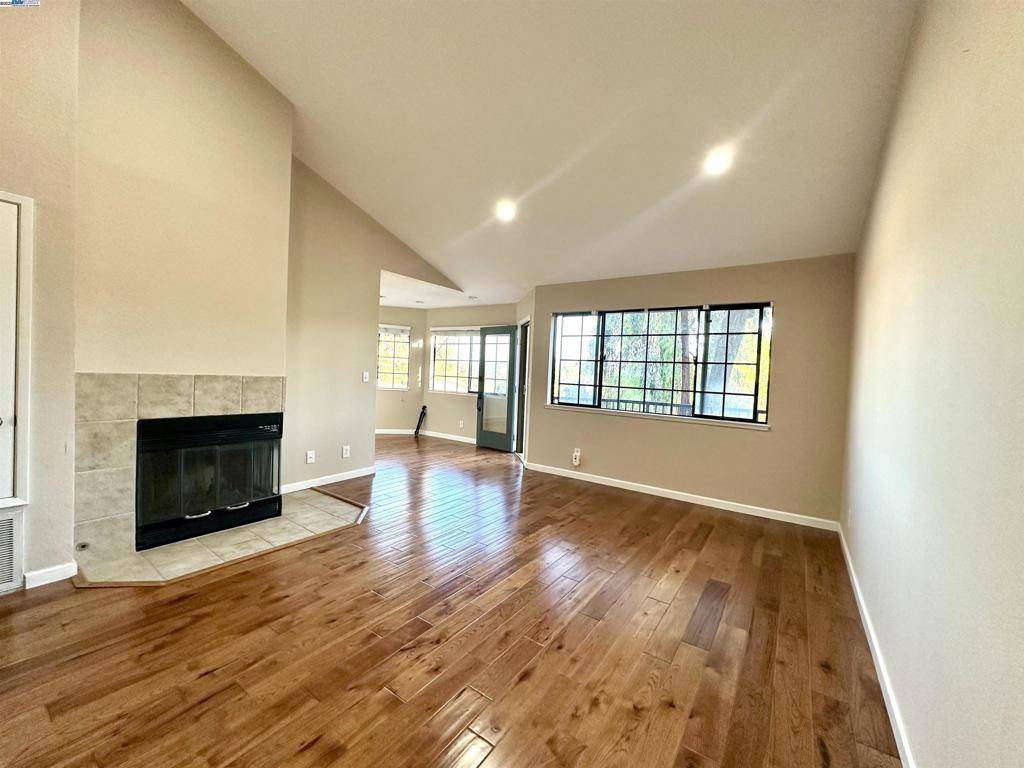 San Ramon, CA 94582,2000 Canyon Woods Dr #A
