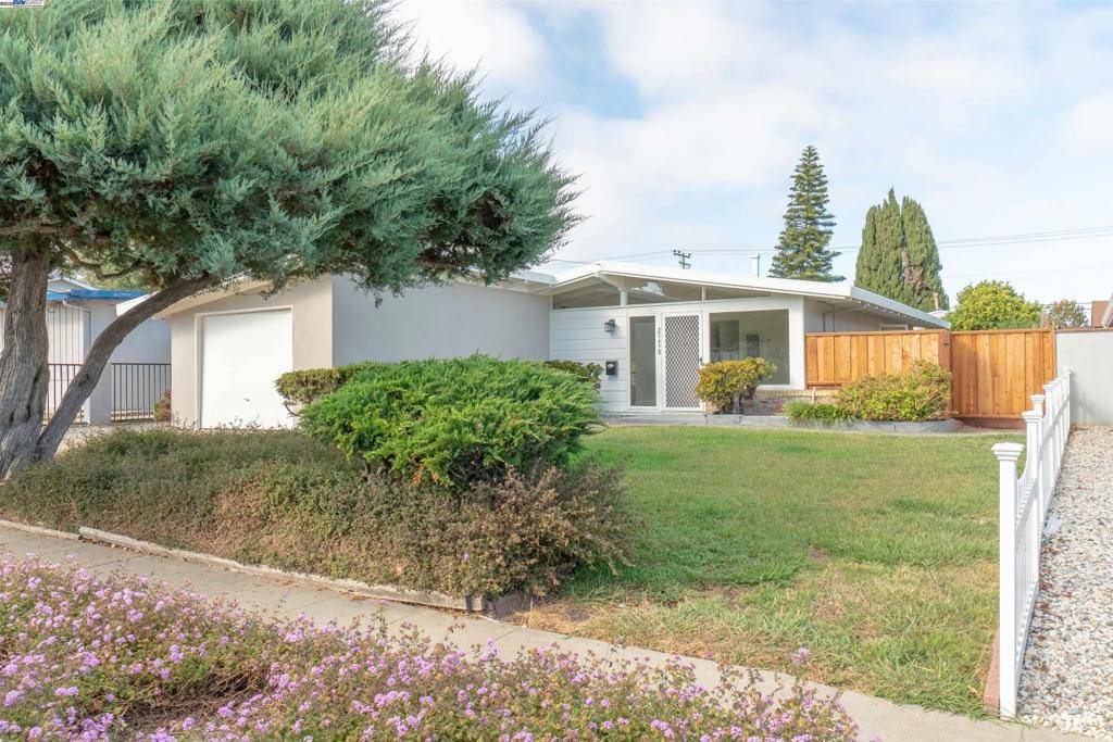 Hayward, CA 94545,27458 Capri Ave