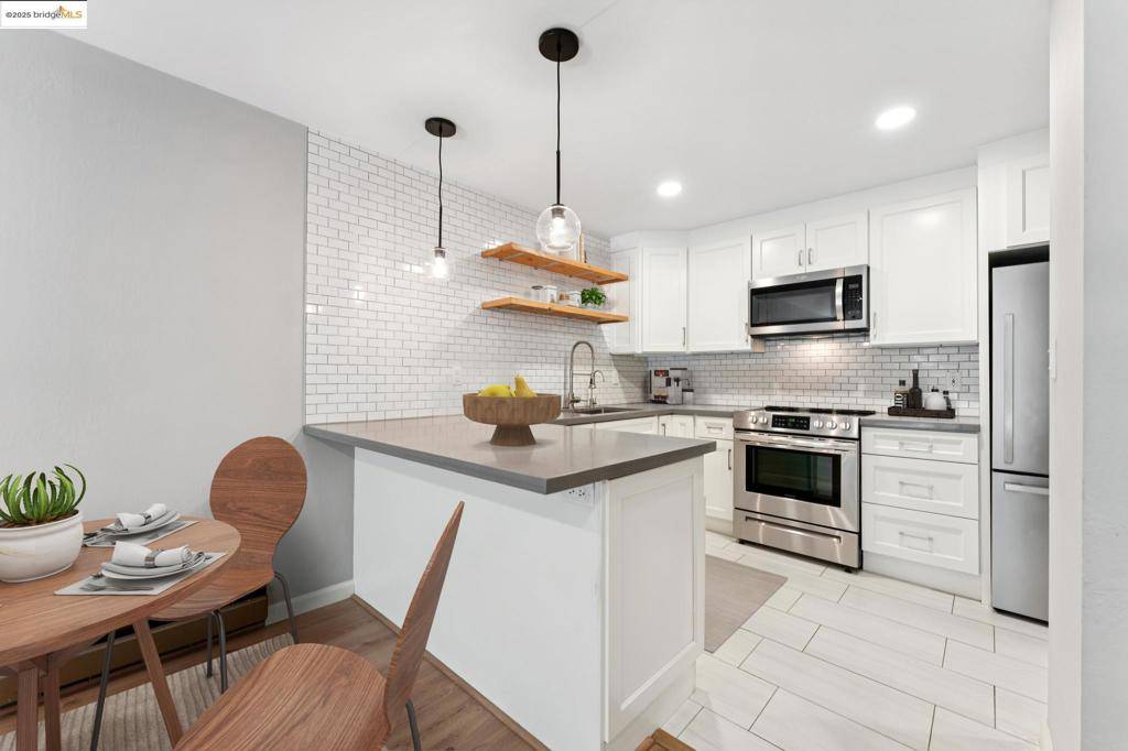 Oakland, CA 94610,424 Staten Ave #104
