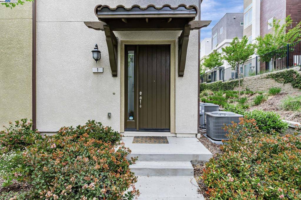 San Jose, CA 95136,223 William manly st #1