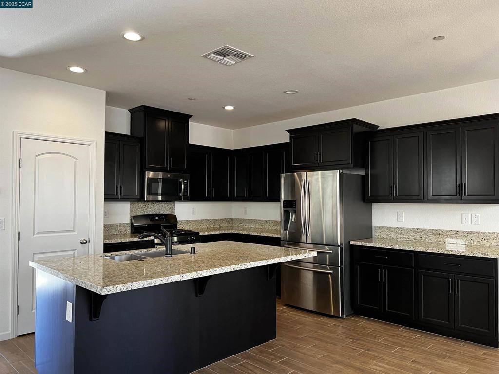 Vallejo, CA 95687,742 Iris Dr