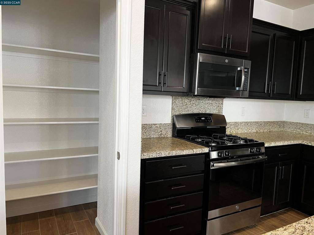 Vallejo, CA 95687,742 Iris Dr