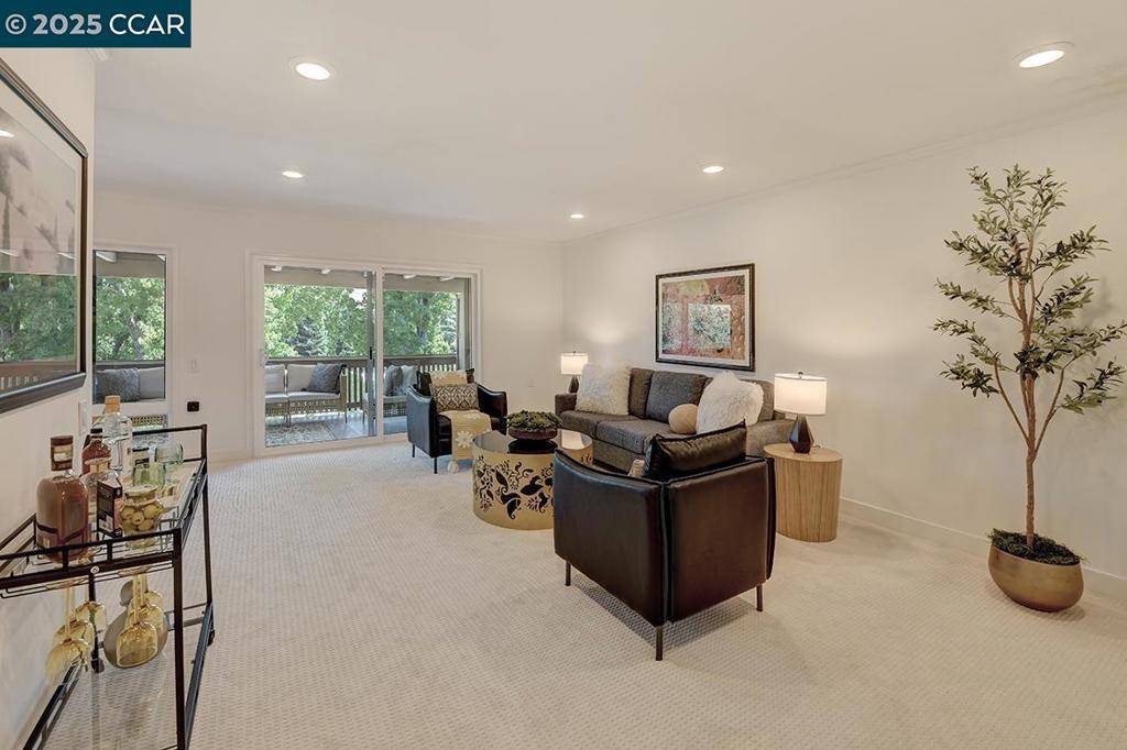 Walnut Creek, CA 94595,1112 Rockledge Ln #5