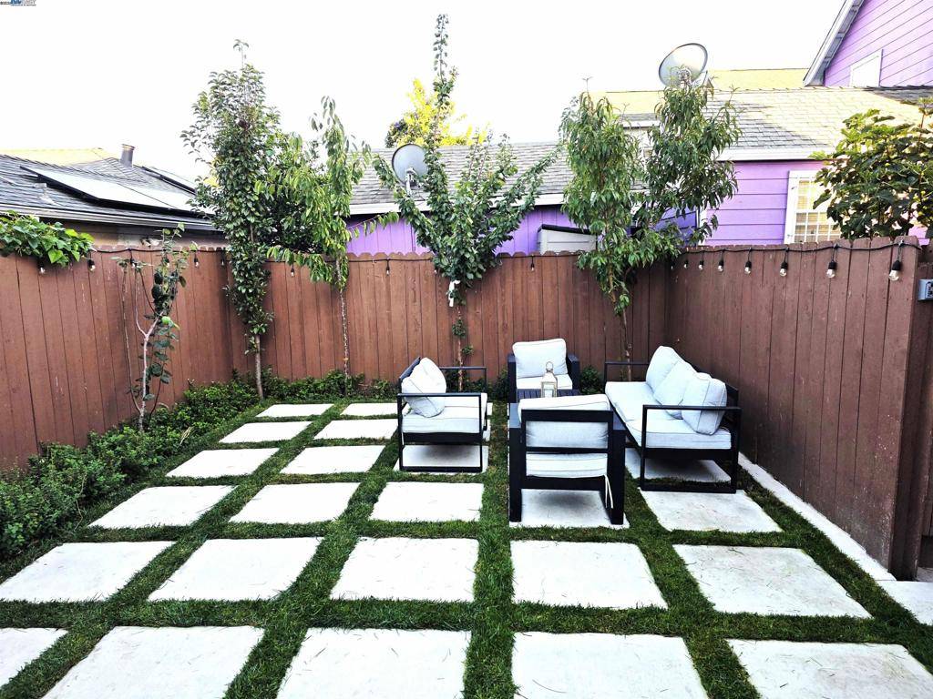 Oakland, CA 94603-2991,10468 West Court
