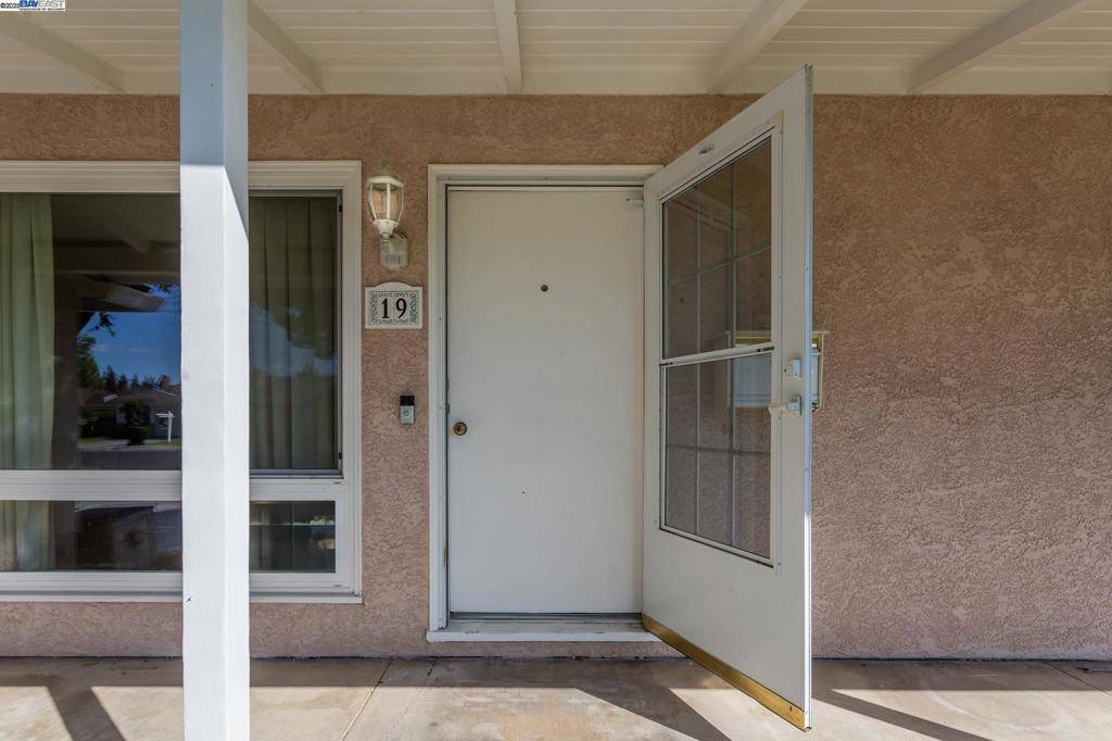 San Lorenzo, CA 94580,19 Via Hermosa