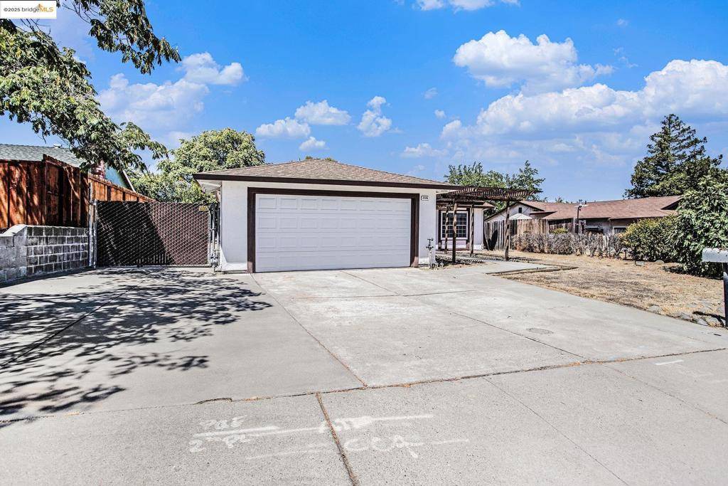 Antioch, CA 94509,2104 Colfax Way