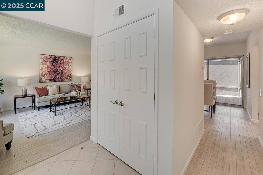 Walnut Creek, CA 94595,1517 Oakmont #3