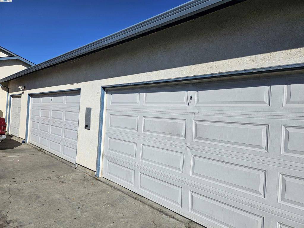 Newark, CA 94560,37051 Walnut St