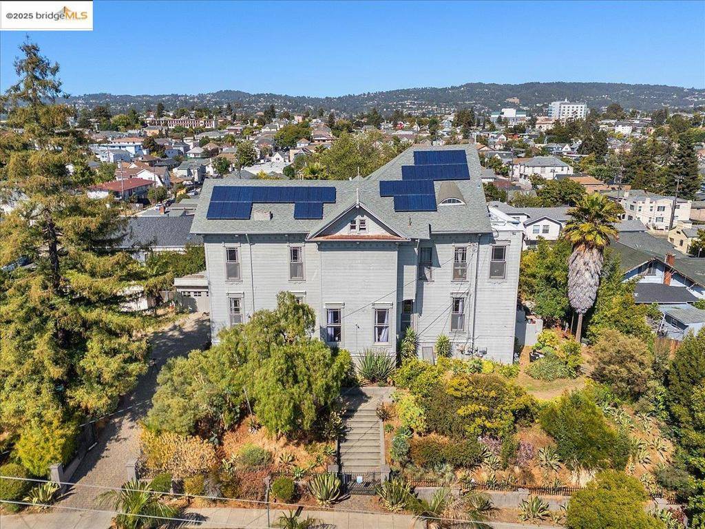 Oakland, CA 94606,1218 E 21St St