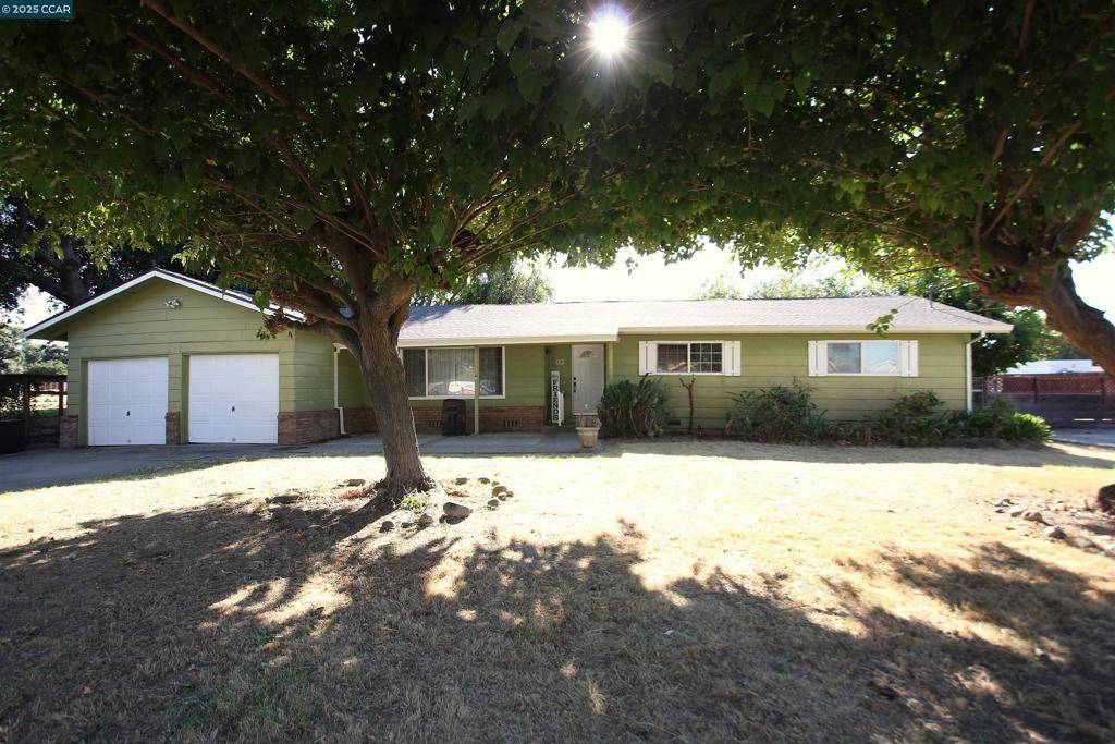 Isleton, CA 95641,10 School St