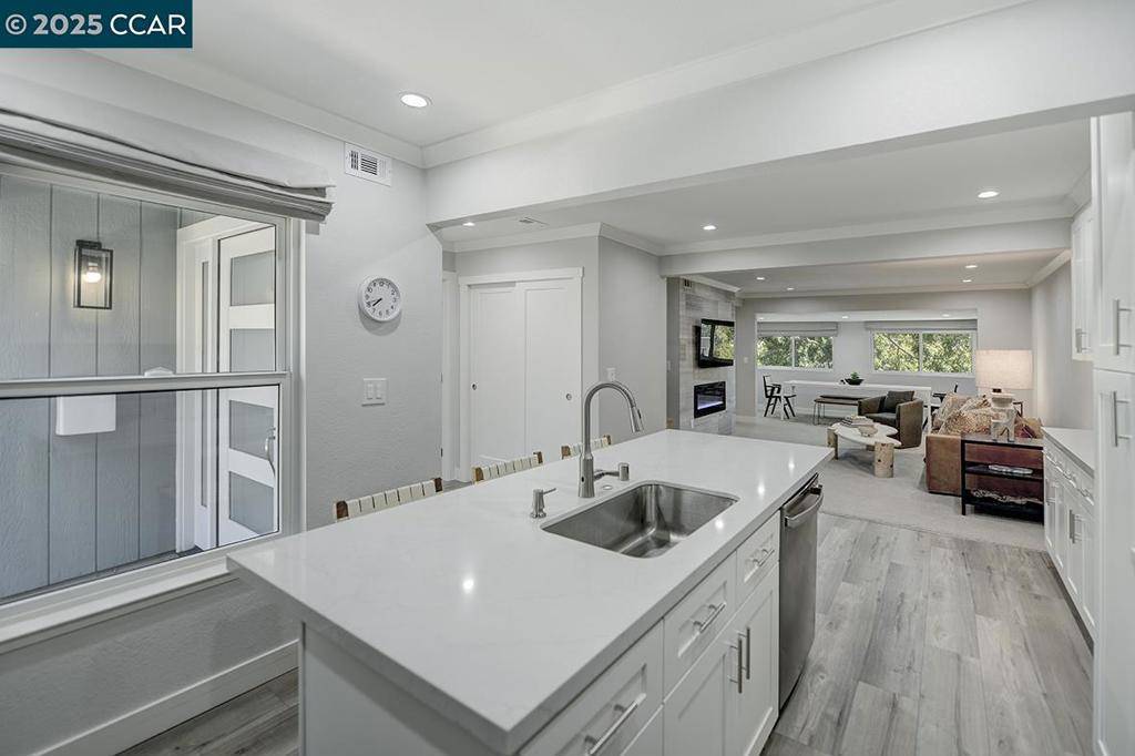 Walnut Creek, CA 94595,1124 Singingwood Ct #5