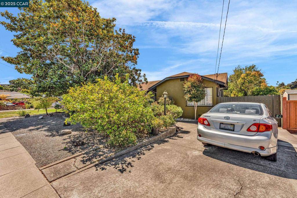 San Pablo, CA 94806,2573 Tara Hills Dr