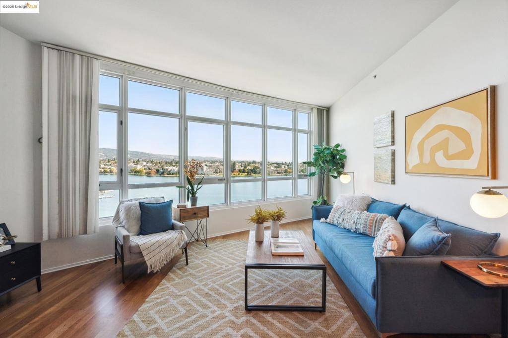 Oakland, CA 94612,1 Lakeside Dr #1010
