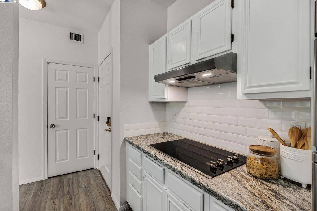 Walnut Creek, CA 94595,1860 Tice Creek Dr #1406