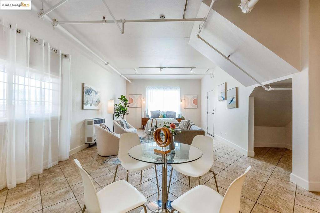 Oakland, CA 94608,2842 Adeline ST #6