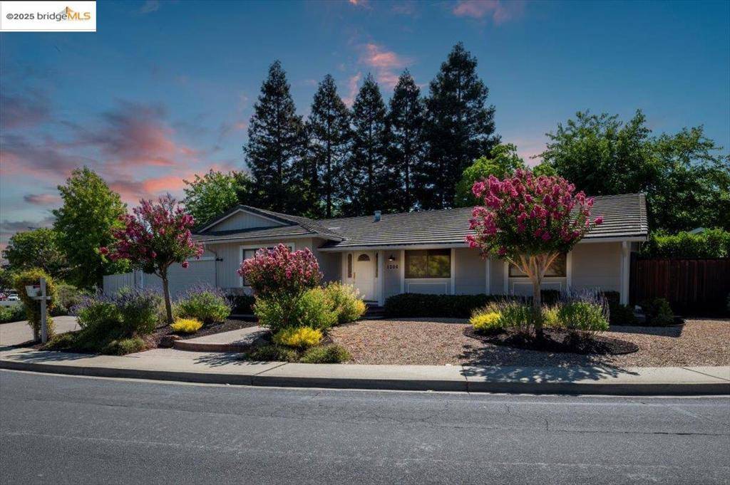 Concord, CA 94521,1206 Redlands Way