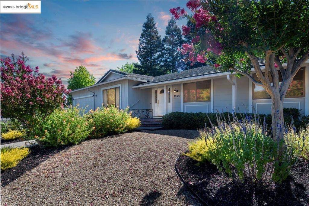 Concord, CA 94521,1206 Redlands Way