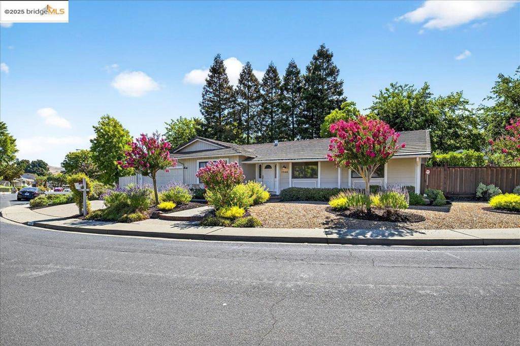 Concord, CA 94521,1206 Redlands Way
