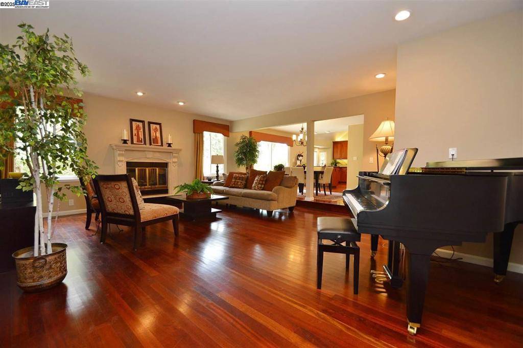 Alamo, CA 94507,2051 Pebble Dr