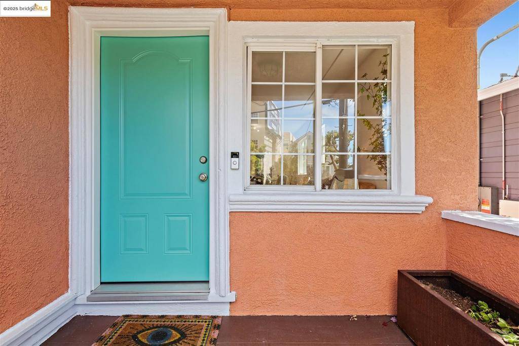 Oakland, CA 94609,5524 Shattuck Ave