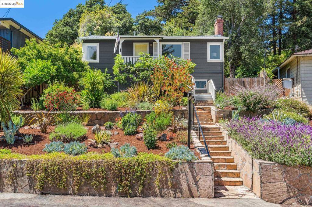 Oakland, CA 94611,7069 Saroni Dr