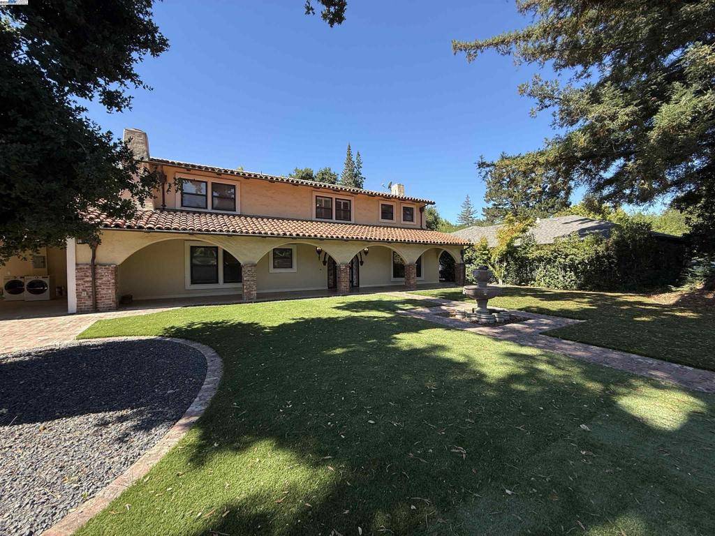 Palo Alto, CA 94301,470 Hale St