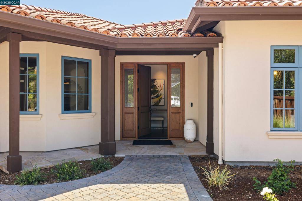 Moraga, CA 94556,3 Barnes Ct