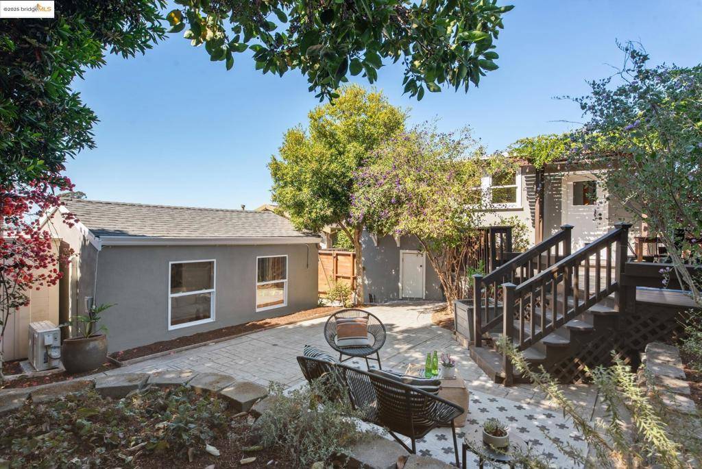 Oakland, CA 94619,4621 Walnut St