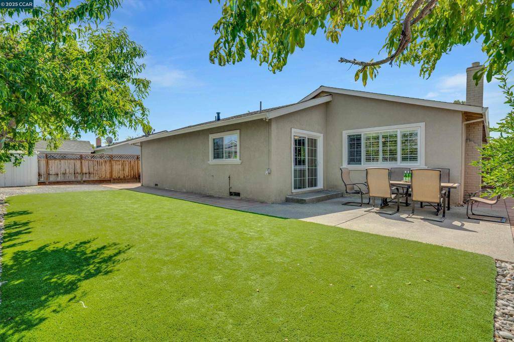 Livermore, CA 94551-5615,5828 Crestmont Ave