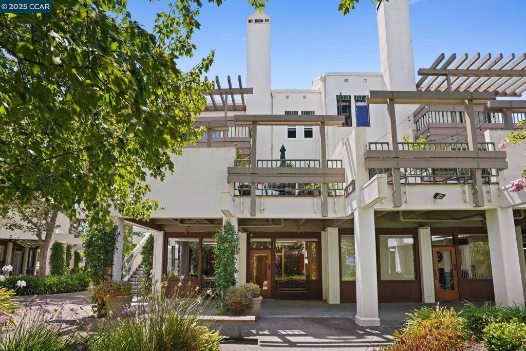 Pleasant Hill, CA 94523,101 Gregory Ln #38