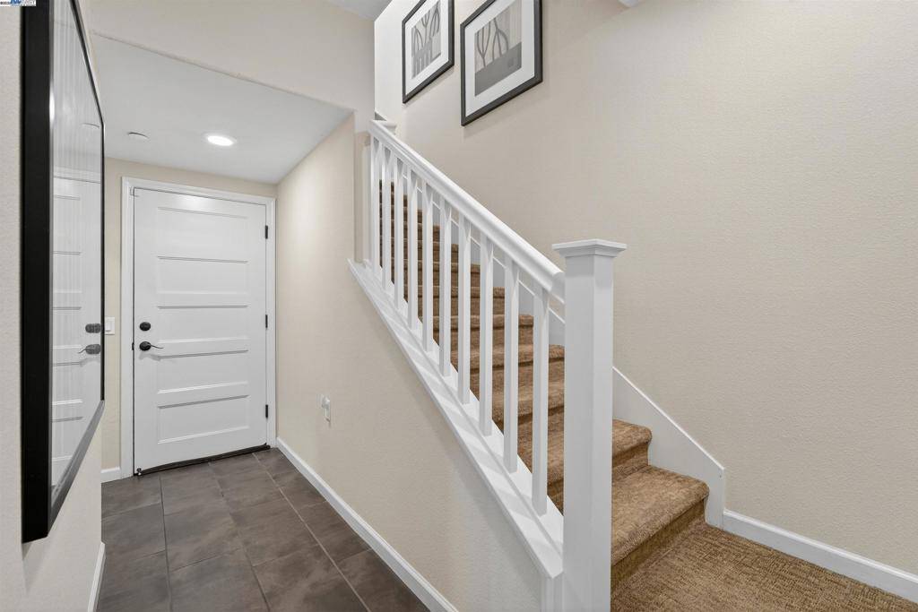 Hayward, CA 94544,25943 Dollar St