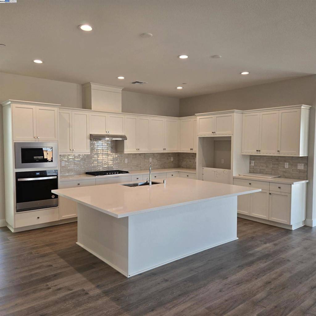 Manteca, CA 95336,753 Conrad Street
