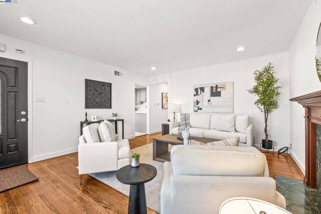 South San Francisco, CA 94080,332 Heather Way