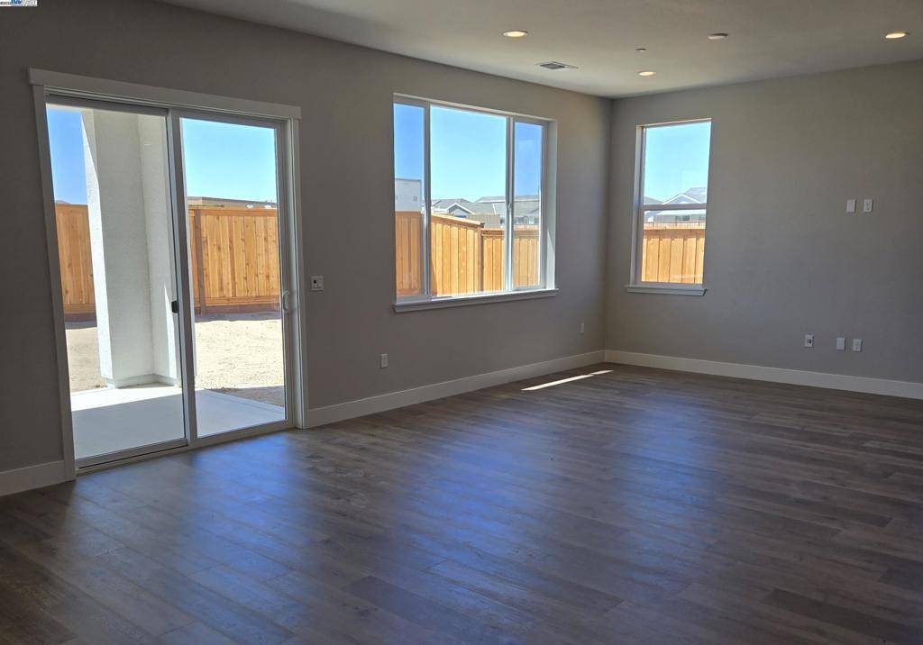 Manteca, CA 95336,1351 Crescent Avenue