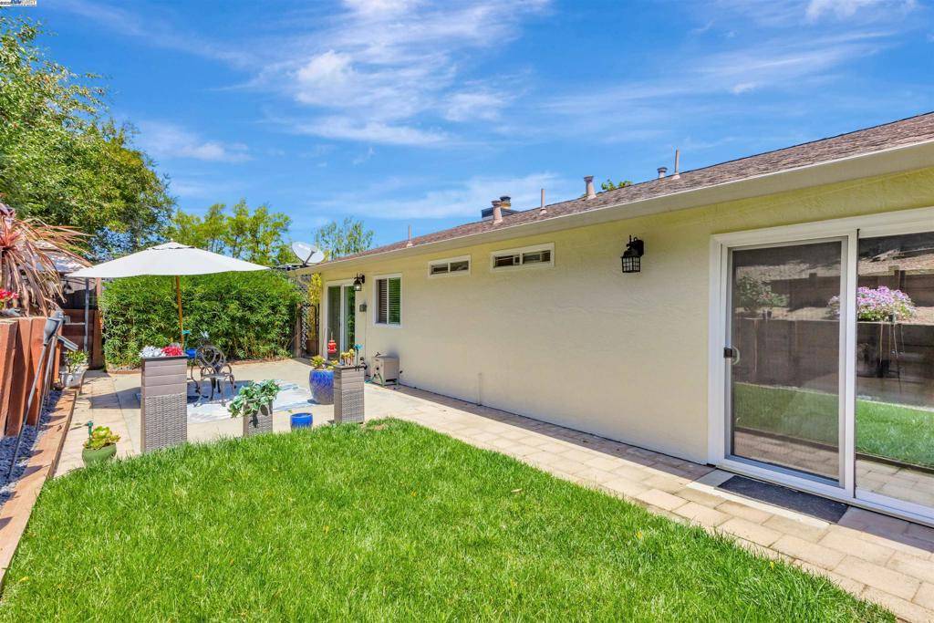 Hayward, CA 94541,22561 Mossy Rock Dr