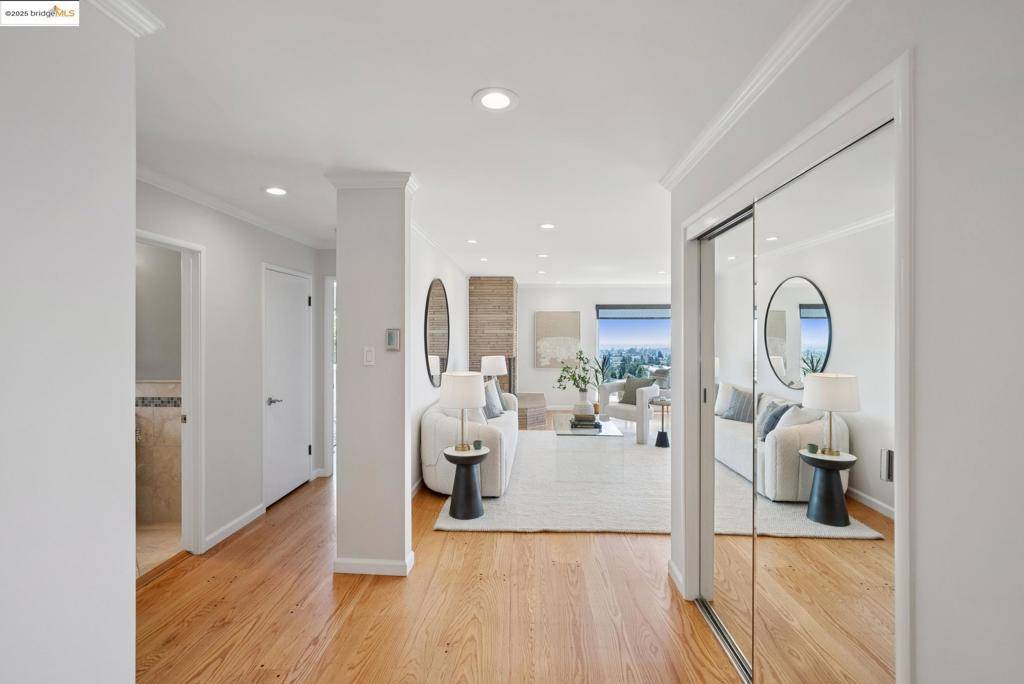 Oakland, CA 94602,1989 Oakview Dr