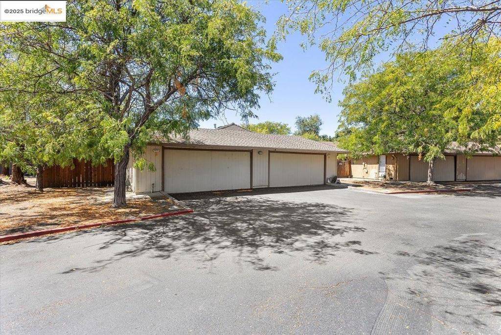 Concord, CA 94518,2275 Whitman Rd