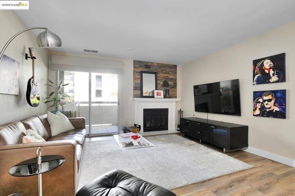 Walnut Creek, CA 94597,3183 Wayside PLZ #APT 103