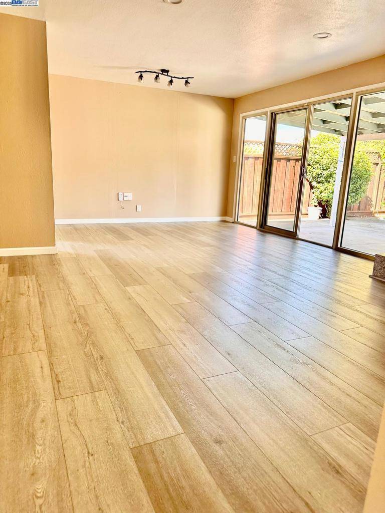 Hayward, CA 94544,344 Rousseau St
